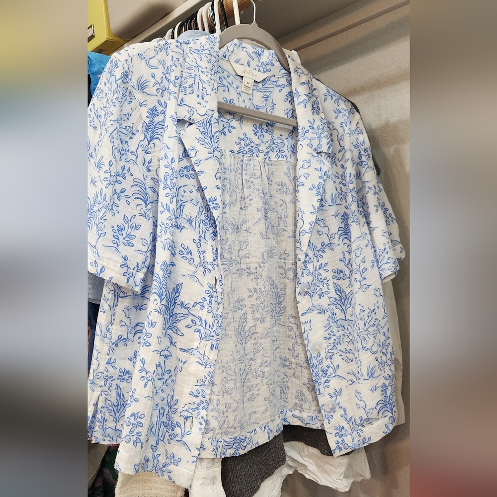 Lilly Pulitzer Blue and White Top And Shorts Swim Coverup